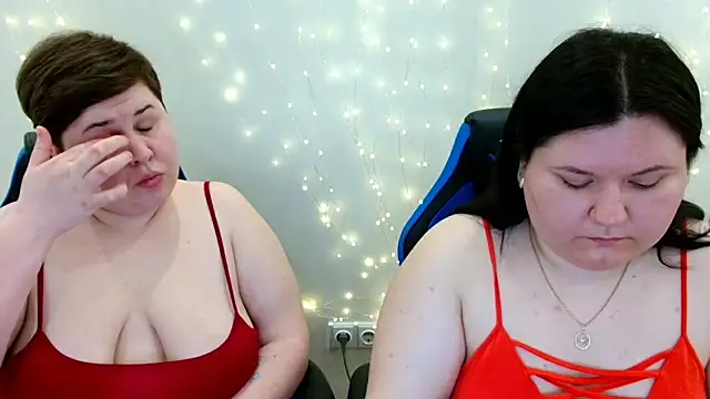 Snapshot of BeckyAndHellen chatting on 05/05/26, 12:24 BeckyAndHellen online show from 05/05/26, 12:24