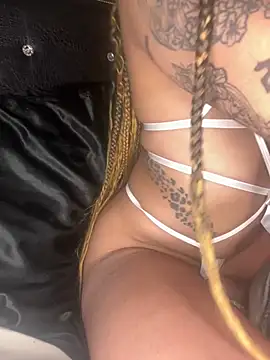 Snapshot of Shuggabutt chatting on 01/04/25, 01:21 Shuggabutt online show from 01/04/25, 01:21