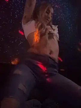 Snapshot of Shuggabutt chatting on 02/10/25, 07:04 Shuggabutt online show from 02/10/25, 07:04