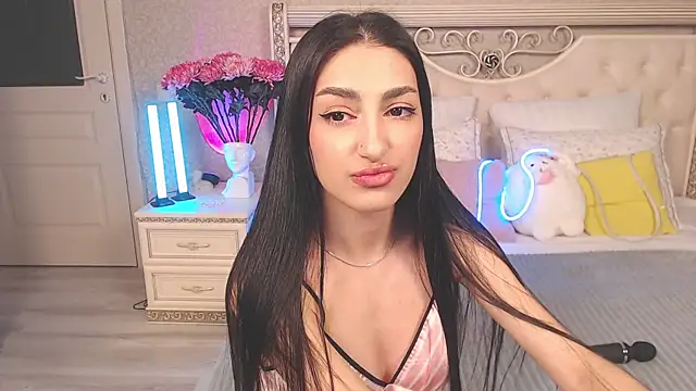 Snapshot of Lina_Robbins chatting on 02/16/26, 02:40 Lina Robbins online show from 02/16/26, 02:40