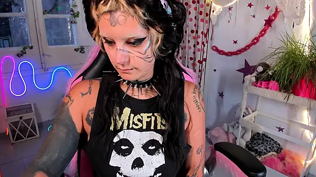 lady sontse  online show from 05/13/26, 07:00