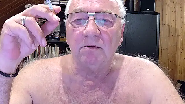 Snapshot of biggandybig chatting on 04/01/26, 09:56 biggandybig online show from 04/01/26, 09:56