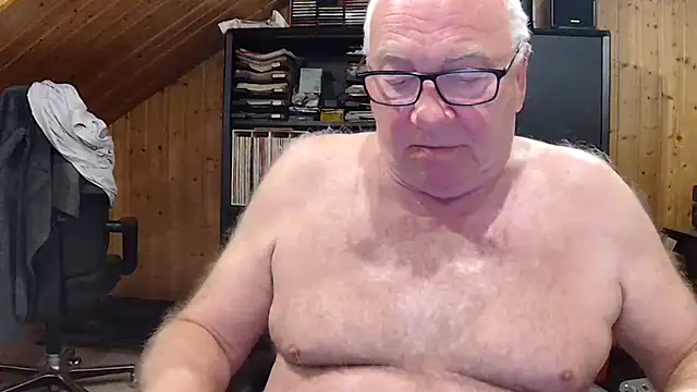 Snapshot of biggandybig chatting on 04/24/26, 09:50 biggandybig online show from 04/24/26, 09:50