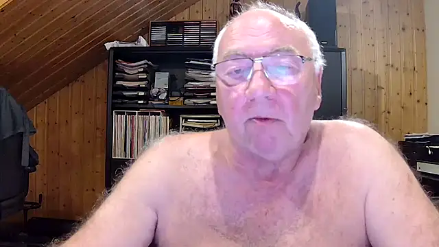 Snapshot of biggandybig chatting on 05/03/26, 12:49 biggandybig online show from 05/03/26, 12:49