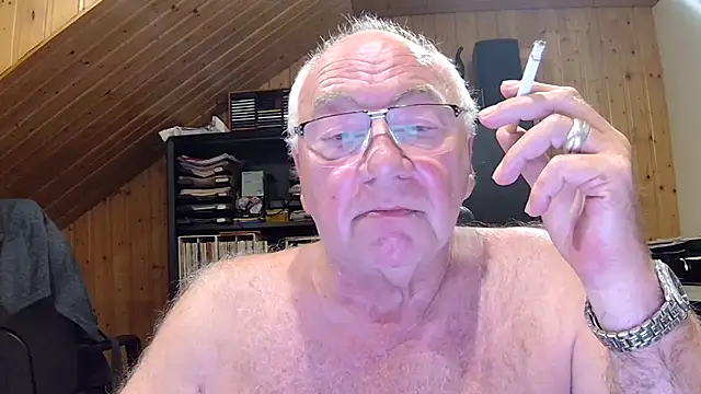 Snapshot of biggandybig chatting on 05/04/26, 10:17 biggandybig online show from 05/04/26, 10:17