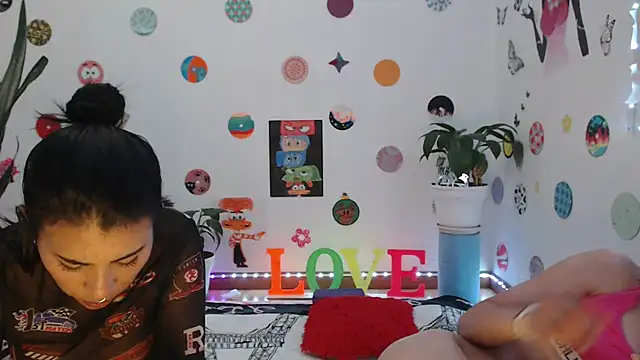 Yaumiko online show from 01/10/25, 12:27