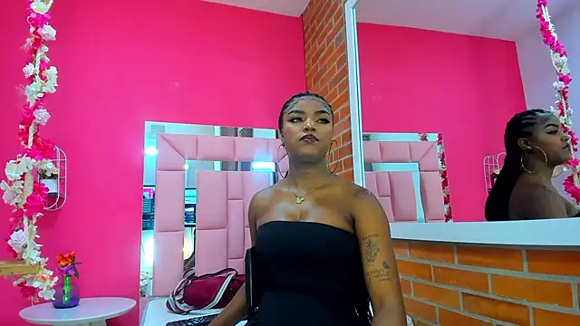 Snapshot of malu_horny_69 chatting on 12/10/24, 02:17 malu horny 69 online show from 12/10/24, 02:17