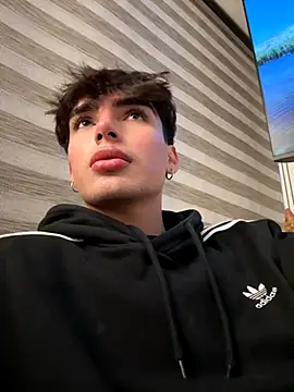 Snapshot of KittySkirtt1 chatting on 10/28/25, 02:15 KittySkirtt1 online show from 10/28/25, 02:15