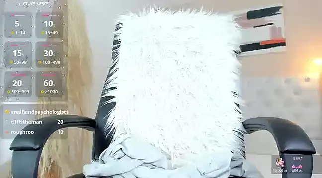 Snapshot of LOISE-XX chatting on 12/20/24, 08:06 LOISE-XX online show from 12/20/24, 08:06