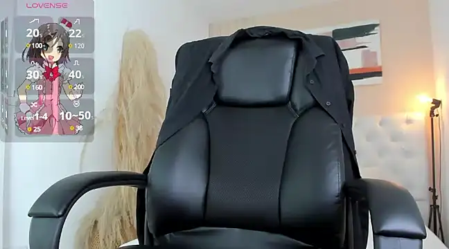 Snapshot of LOISE-XX chatting on 12/21/24, 06:09 LOISE-XX online show from 12/21/24, 06:09