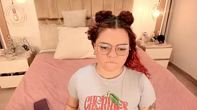 Twwiiggy online show from 02/13/25, 08:03