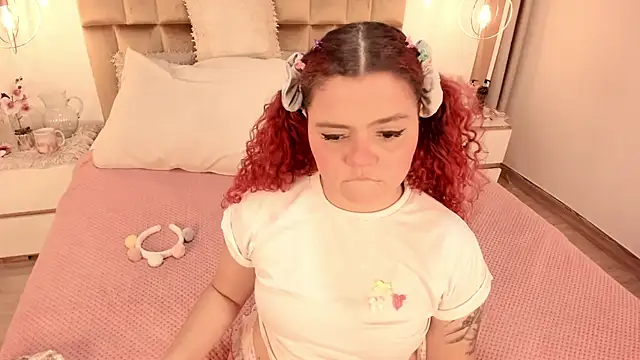 Twwiiggy online show from 02/14/25, 08:37