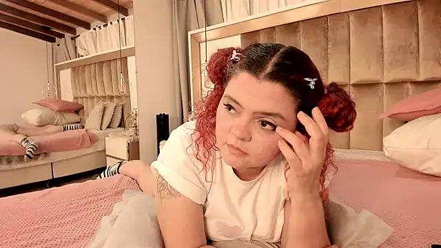 Twwiiggy online show from 02/22/25, 11:13