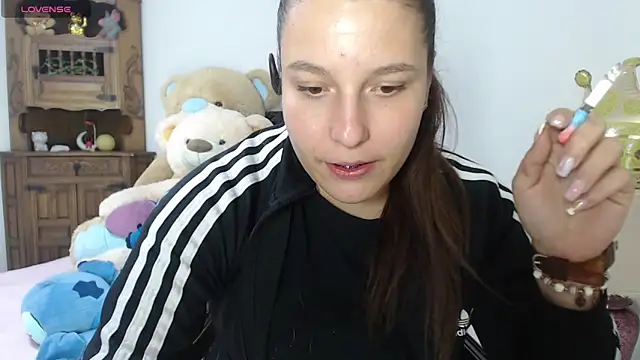 Snapshot of alexia_87 chatting on 03/10/26, 02:27 alexia 87 online show from 03/10/26, 02:27