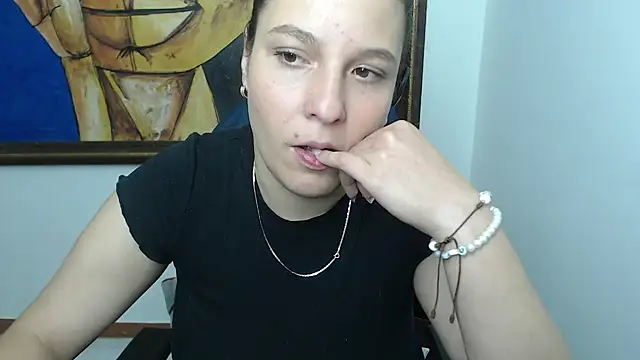 Snapshot of alexia_87 chatting on 03/27/26, 01:44 alexia 87 online show from 03/27/26, 01:44