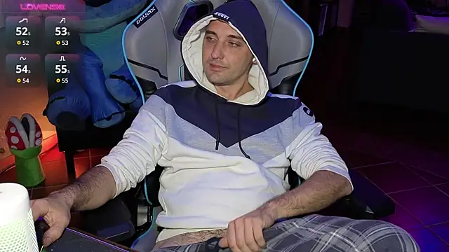 Snapshot of Gil_gamesh90 chatting on 10/26/25, 02:39 Gil gamesh90 online show from 10/26/25, 02:39