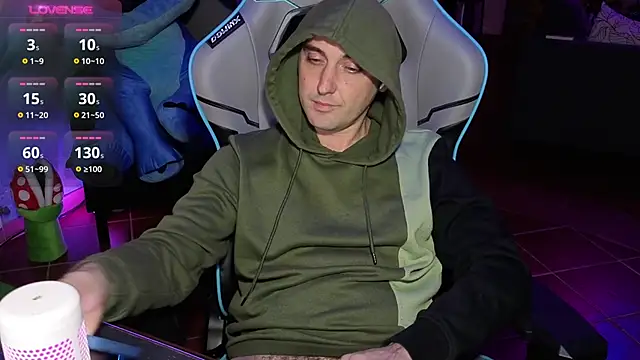 Snapshot of Gil_gamesh90 chatting on 11/18/25, 06:12 Gil gamesh90 online show from 11/18/25, 06:12