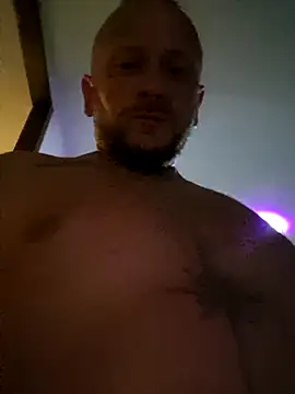 RomWoolf online show from 09/17/25, 09:38