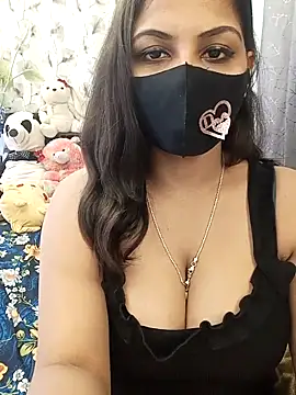 Divya girl online show from 04/05/26, 08:39