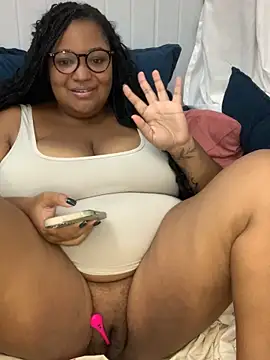 Snapshot of SweetLizzyBBW chatting on 05/10/26, 10:48 SweetLizzyBBW online show from 05/10/26, 10:48