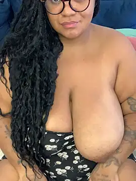 Snapshot of SweetLizzyBBW chatting on 06/19/26, 02:43 SweetLizzyBBW online show from 06/19/26, 02:43