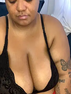 Snapshot of SweetLizzyBBW chatting on 07/16/26, 03:40 SweetLizzyBBW online show from 07/16/26, 03:40