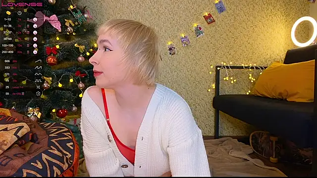 Snapshot of EmmyAmbros chatting on 12/30/24, 05:23 EmmyAmbros online show from 12/30/24, 05:23
