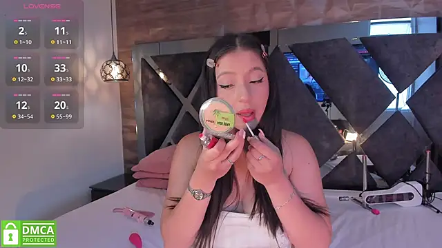 Venus velez  online show from 04/25/26, 12:19