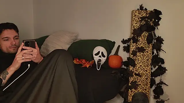 Snapshot of JackDesFeux chatting on 10/31/25, 03:18 JackDesFeux online show from 10/31/25, 03:18