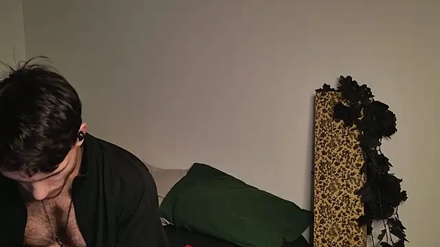 Snapshot of JackDesFeux chatting on 12/02/25, 04:07 JackDesFeux online show from 12/02/25, 04:07