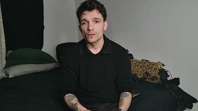 Snapshot of JackDesFeux chatting on 03/08/26, 02:04 JackDesFeux online show from 03/08/26, 02:04