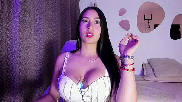 Snapshot of ValentinaaF chatting on 12/22/25, 11:51 ValentinaaF online show from 12/22/25, 11:51