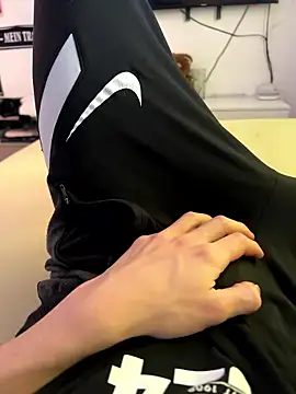 Snapshot of Sturmi18 chatting on 01/10/26, 11:45 Sturmi18 online show from 01/10/26, 11:45