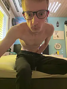 Snapshot of Sturmi18 chatting on 01/17/26, 10:42 Sturmi18 online show from 01/17/26, 10:42