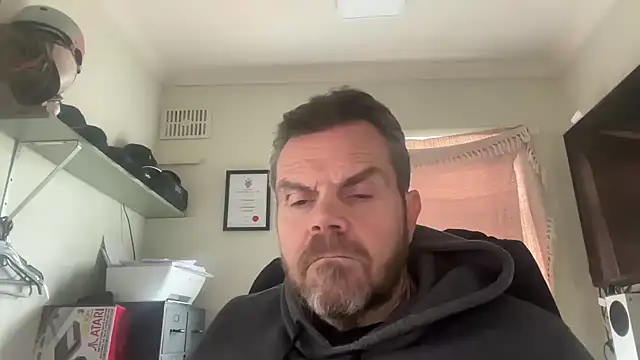 Snapshot of toptugger chatting on 01/20/25, 01:53 toptugger online show from 01/20/25, 01:53