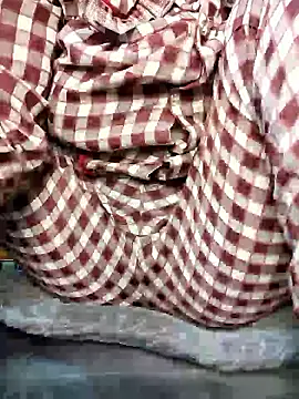 Snapshot of Mie610 chatting on 01/07/26, 01:19 Mie610 online show from 01/07/26, 01:19