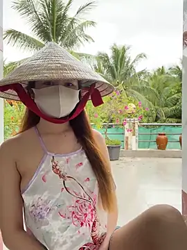 BabyThree  online show from 11/05/25, 08:14