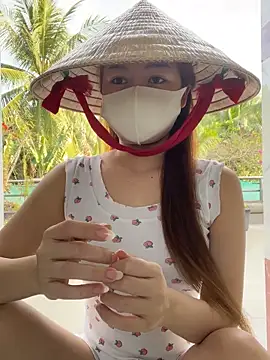 BabyThree  online show from 12/17/25, 08:31