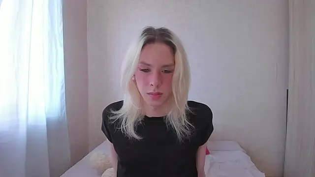 Snapshot of matt_spark chatting on 09/13/25, 02:11 matt spark online show from 09/13/25, 02:11