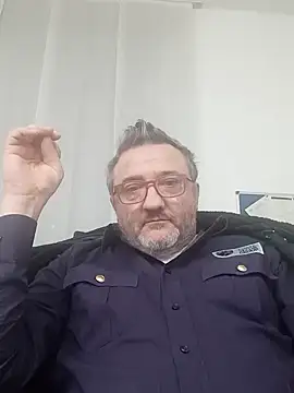 Snapshot of frabsx chatting on 12/21/24, 05:29 frabsx online show from 12/21/24, 05:29