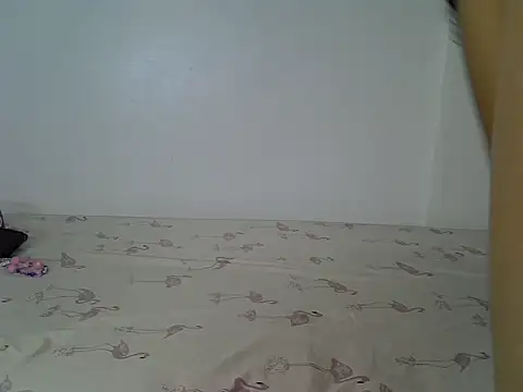 laetitia  online show from 05/11/26, 08:06