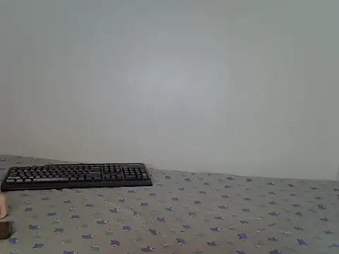 laetitia  online show from 06/20/26, 08:50