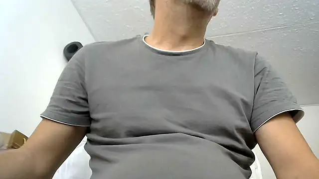 Snapshot of michaelbobby chatting on 07/27/26, 09:27 michaelbobby online show from 07/27/26, 09:27