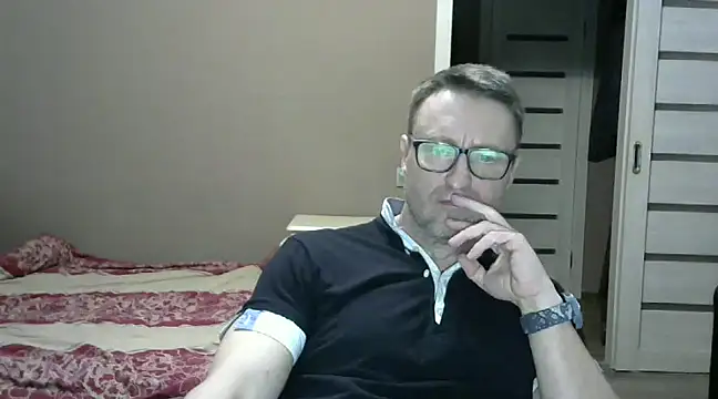 Snapshot of HarrySnake chatting on 12/13/24, 06:05 HarrySnake online show from 12/13/24, 06:05