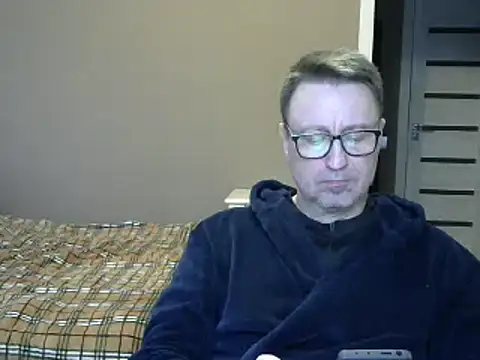 Snapshot of HarrySnake chatting on 12/20/24, 10:16 HarrySnake online show from 12/20/24, 10:16