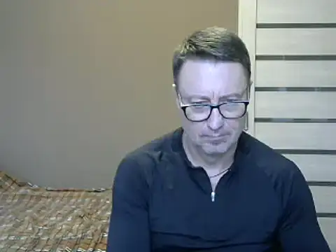 Snapshot of HarrySnake chatting on 12/27/24, 11:06 HarrySnake online show from 12/27/24, 11:06