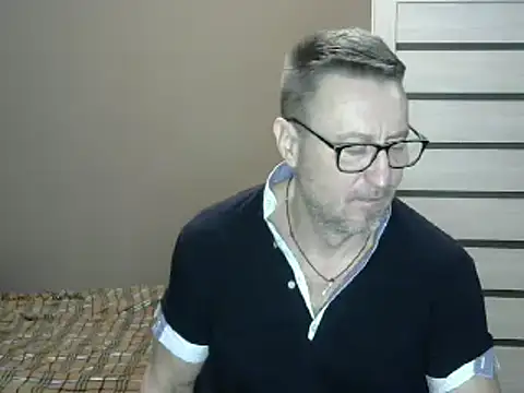 Snapshot of HarrySnake chatting on 12/31/24, 04:46 HarrySnake online show from 12/31/24, 04:46