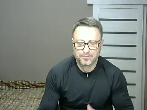 Snapshot of HarrySnake chatting on 01/12/25, 05:01 HarrySnake online show from 01/12/25, 05:01