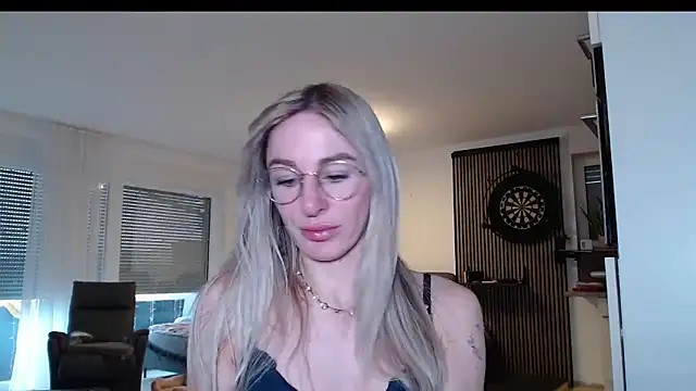 Snapshot of Liana_Lou chatting on 03/08/26, 07:45 Liana Lou online show from 03/08/26, 07:45