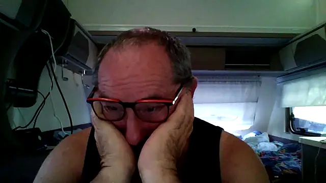 Snapshot of gillou1234 chatting on 07/28/26, 03:21 gillou1234 online show from 07/28/26, 03:21